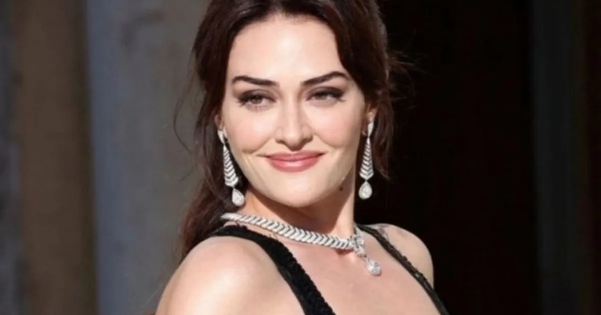 Avtobusda etakdagi fotosuratlarni koring Porno virtual jinsiy aloqa