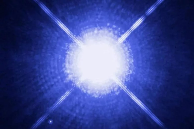 1 milyar ışık yılı uzaklıkta: Tazmanya Canavarı mavi ışık yayıyor