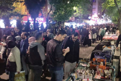 Bursa'da vatandaşlar alış-veriş için Fomara Meydanı'nı seçti