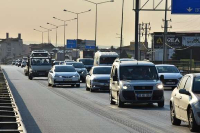 Bursa'da yol çalışmasında  kilometrelerce araç kuyruğu oluştu