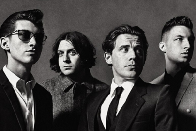 Beyoğlu'nda bakkal, Arctic Monkeys üyelerini kovdu