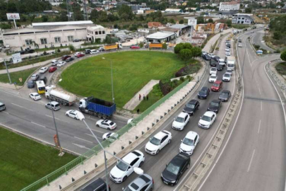 Okullar açıldı Bursa'da, trafik felç oldu!