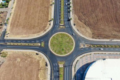 Süleyman Soylu'dan Diyarbakır'daki asfalt serimi paylaşımı