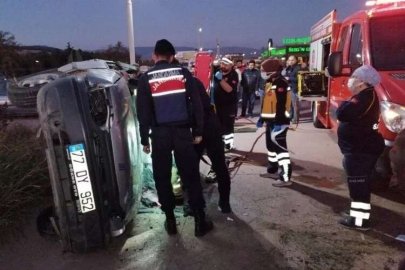 Kontrolden çıkan otomobil park halindeki araçlara çarptı