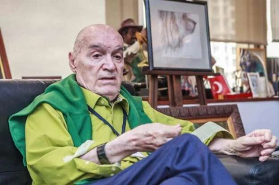 Hıncal Uluç hayatını kaybetti