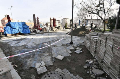 Bursa'da Abdal Camii çevresinde zemin yenileniyor!