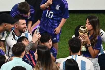 Dünya Kupası sevincine Messi'nin eşi de ortak oldu