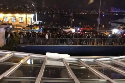 İstanbul'da lüks restoranın iskelesi çöktü!