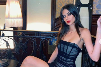 Derin yırtmaçlı pozuyla olay oldu! Defne Samyeli'nin kızı Deren Talu'dan dekolteli paylaşım: "Cesur güzellik"