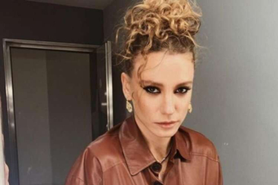 Serenay Sarıkaya transparan elbisesiyle göz kamaştırdı