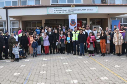Bursa Gemlik Belediyesi'nden çocuklara karne hediyesi!