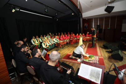 Thm’nin Güçlü Sesi Nida Ateş Sıra Gecesi Konseptiyle İnegöllülerle Buluştu