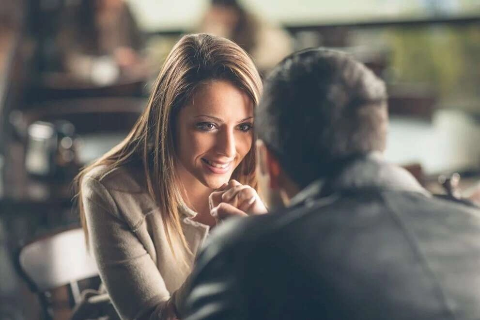 Sizinle ilgilendiğini gösteren beden dili ip uçları