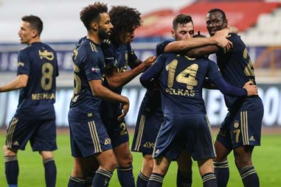 Valencia şov yaptı Fenerbahçe seriye bağladı: Kasımpaşa'ya 5 gol