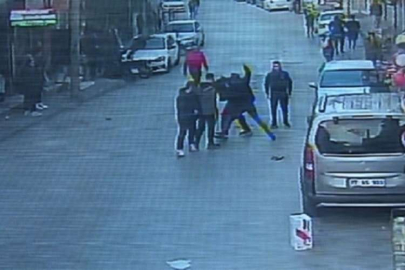 İzmir'de hırsıza sokak ortasında dayak