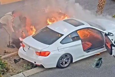 Alev alev yanan araçtan son anda kurtarıldı