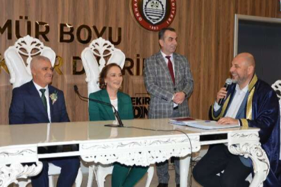 Orhangazi Belediye Başkanı Bekir Aydın İlk Nikâhı Kıydı.