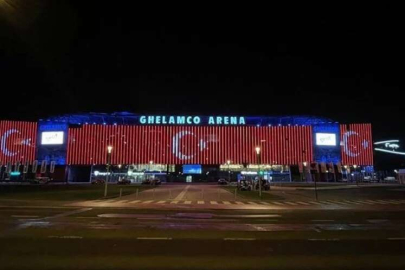 Gent'in stadı Ghelamco Arena, Türk bayrağıyla aydınlatıldı