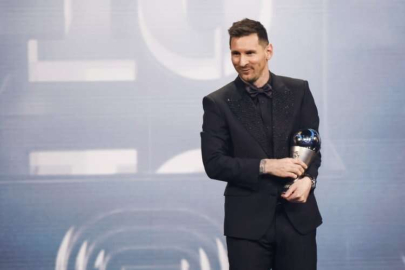 Lionel Messi yılın en iyi futbolcusu!