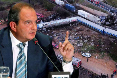 Yunanistan'da tren kazasının ardından Ulaştırma Bakanı istifa etti!