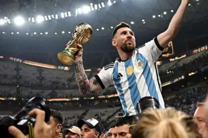 Yok artık Messi! Tüm takım arkadaşlarına hediye aldı