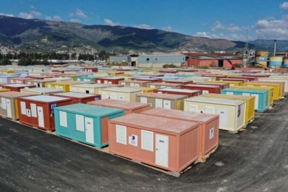 Dünya Kupası'nda kullanılan konteynerler depremzedelere gönderildi