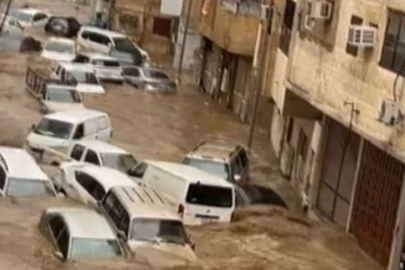 Suudi Arabistan'da şiddetli yağışlara 'uzaktan eğitim' önlemi