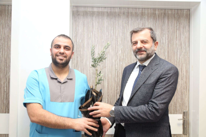 Başkan Işık, Sağlık Personellerine Fidan Hediye Etti