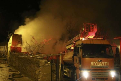 İki katlı binada korkutan yangın!