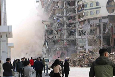 89 kişinin hayatını kaybettiği Diyar Galeria İş Merkezi bir dokunuşla yıkıldı