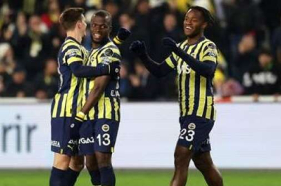 Fenerbahçe - Sevilla maçının ilk 11'leri