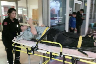 Patlayan lastiği değiştiren sürücüye çarpıp kaçmıştı, polise teslim oldu