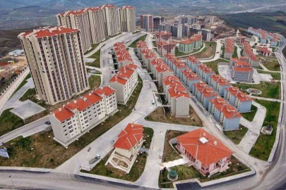 İzmir üzerinden deprem konutları eleştirisi: 200 bin konut 12 ayda nasıl bitirilecek