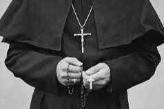 Sarhoş rahip görevden alındı