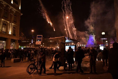 Paris sokakları savaş alanı!