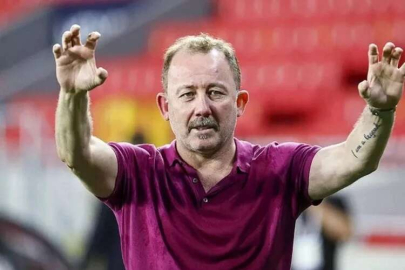 Süper Lig devi gözünü kararttı! Sergen Yalçın ile anlaşma...