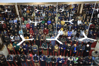 Gazze'de ilk teravih namazı kılındı