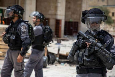 4 Filistinli İsrail polis i tarafından gözaltına aldı