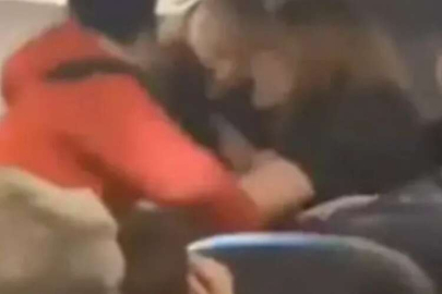 Alkollü yolcu uçağı birbirine kattı!