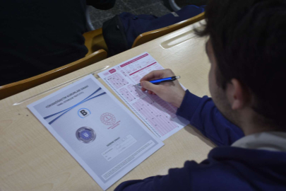 Lise ve üniversite adayları için ciddi prova