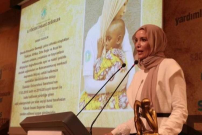 Derneğiyle yaptığı yardımlarla konuşulan Gamze Özçelik, Örnek Kişi ödülüne layık görüldü