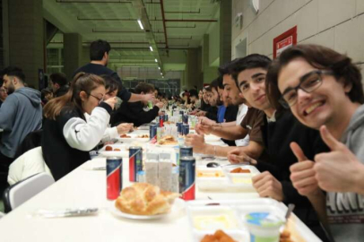 BTÜ Rektörü Çağlar iftarda öğrencilerle buluştu