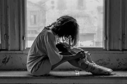 Depresyon (çöküntü) nedir? Majör depresif bozukluk belirtileri nelerdir?