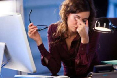 Bilgisayar başında çalışanlar dikkat! İşte göz sağlığını korumak için