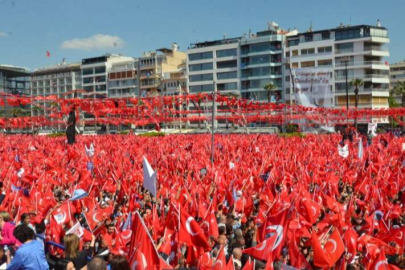 Gündoğdu Meydanı hınca hınç dolu!