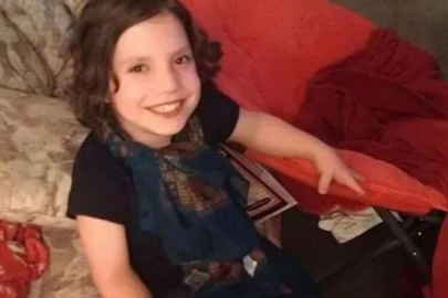 Evlat edindikleri çocuk, cüce kadın çıktı!