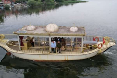 Haliç'ten sultan kayığıyla Uluabat Gölü'ne geldi