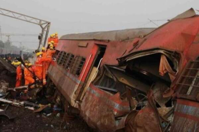 Hindistan'daki faciada bilanço ağırlaşıyor! 288 ölü, 900'den fazla yaralı...