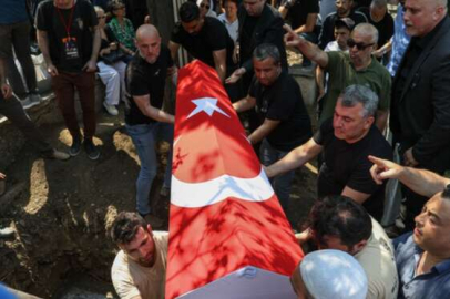 Özkan Uğur, derviş usullerine göre toprağa verildi