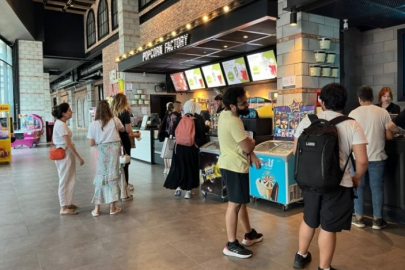 Bursa'da hafta sonu sinemaya yoğun ilgi! Fiyatlar ise cep yakıyor